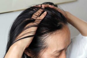ヘッドマッサージ用オイルは地肌だけでなく、髪にヘアオイルとしてつけてもいいですか？