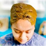 ヘナするインド女性